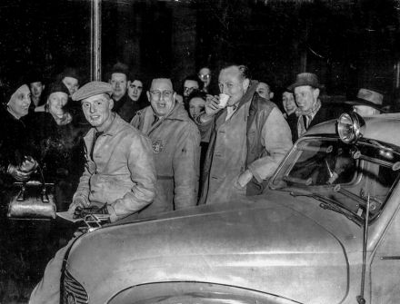 G.L.van den Wansem, P.Flieringa i M.W.Duynzings – Austin A 40.